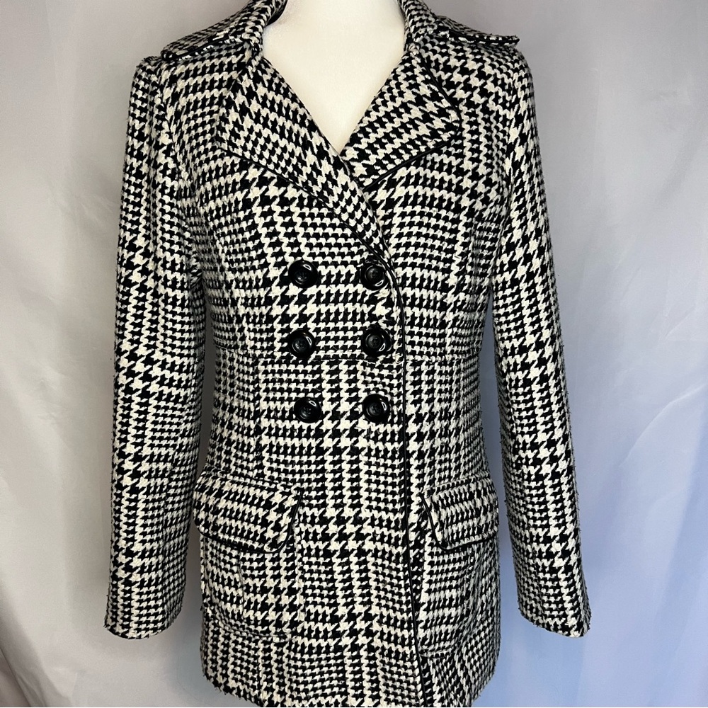 Iz California, size medium, b/w houndstooth plaid, double breasted